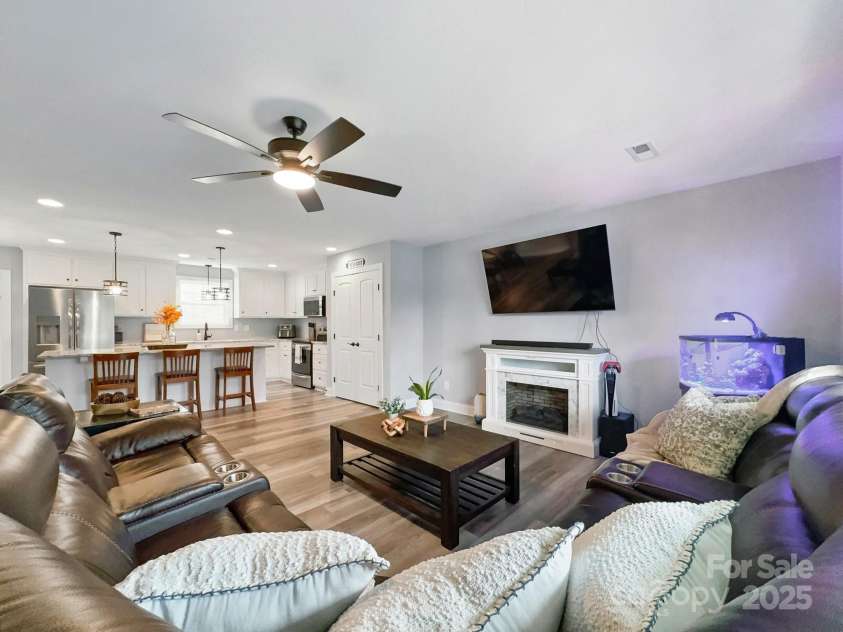 3018 Corinth Church Road, Monroe, NC 28112.  MLS# CAR4242550, YatesRealty ID 19771. Living Room