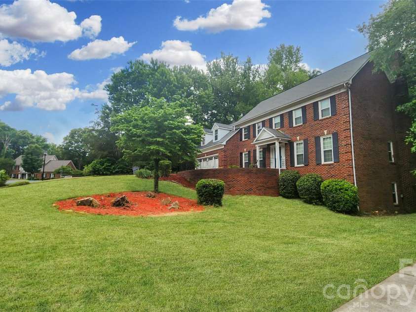 8331 Dunstaff Road, Charlotte, NC 28269.  MLS# CAR4369538, YatesRealty ID 19771. 
