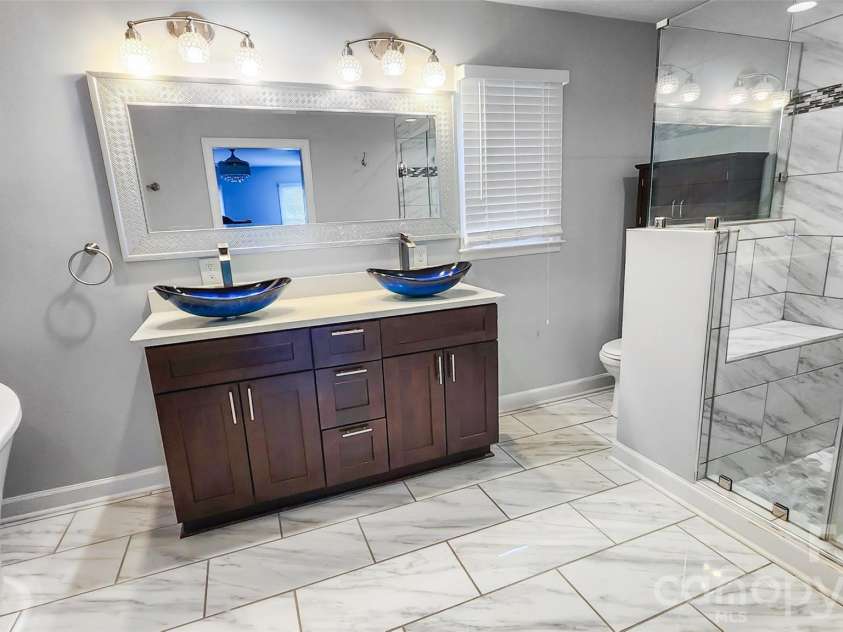8331 Dunstaff Road, Charlotte, NC 28269.  MLS# CAR4369538, YatesRealty ID 19771. 