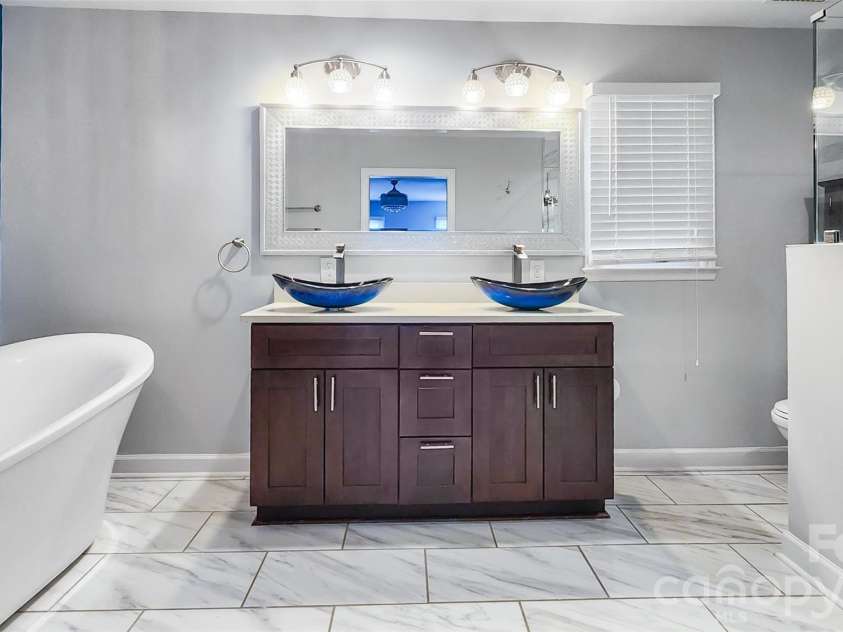 8331 Dunstaff Road, Charlotte, NC 28269.  MLS# CAR4369538, YatesRealty ID 19771. 