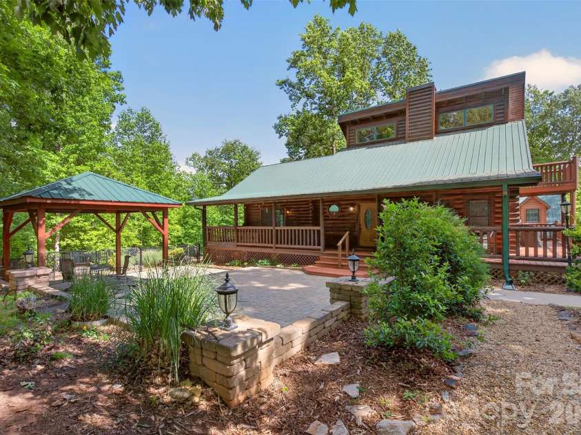 270 Cross Ridge Drive, Rutherfordton, NC 28139.  MLS# CAR4375989, YatesRealty ID 19772. 
