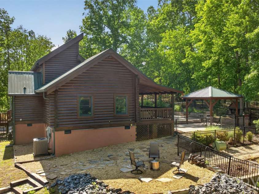270 Cross Ridge Drive, Rutherfordton, NC 28139.  MLS# CAR4375989, YatesRealty ID 19772. 