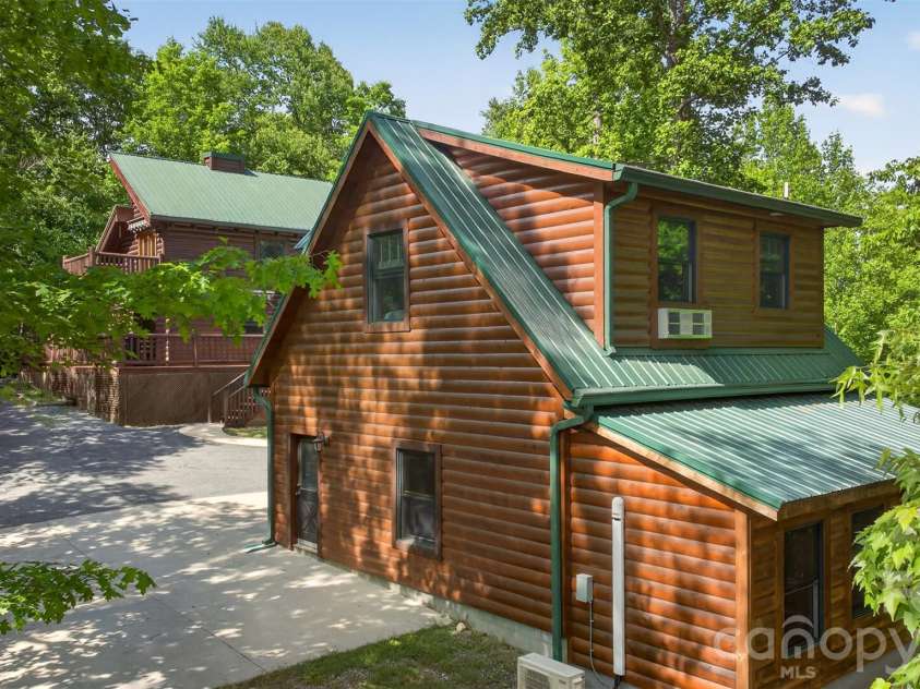 270 Cross Ridge Drive, Rutherfordton, NC 28139.  MLS# CAR4375989, YatesRealty ID 19772. 