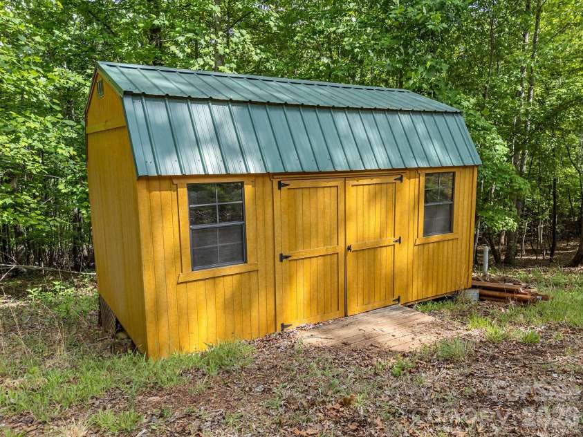 270 Cross Ridge Drive, Rutherfordton, NC 28139.  MLS# CAR4375989, YatesRealty ID 19772. 
