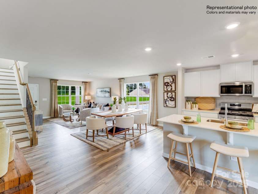 1551 Cottage Creek Drive, Bessemer City, NC 28016.  MLS# CAR4267424, YatesRealty ID 19773. Kitchen