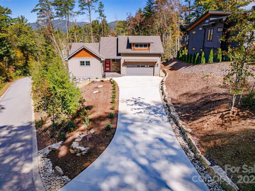 48 Crossings Circle, Fairview, NC 28730.  MLS# CAR4312919, YatesRealty ID 19773. 