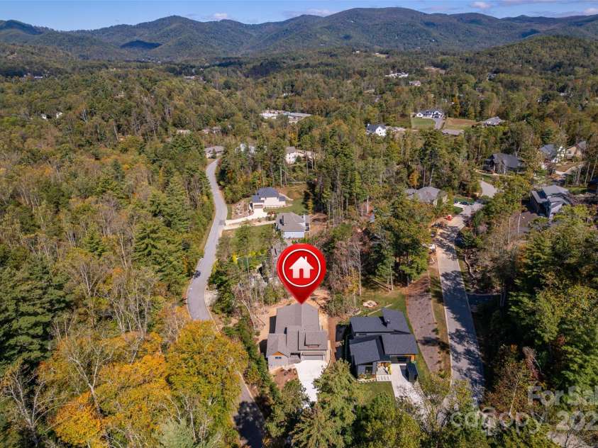 48 Crossings Circle, Fairview, NC 28730.  MLS# CAR4312919, YatesRealty ID 19773. 
