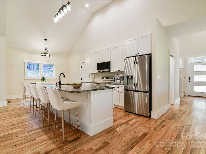 48 Crossings Circle, Fairview, NC 28730.  MLS# CAR4312919, YatesRealty ID 19773. 