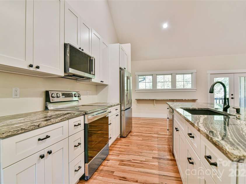 48 Crossings Circle, Fairview, NC 28730.  MLS# CAR4312919, YatesRealty ID 19773. 