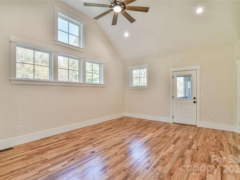 48 Crossings Circle, Fairview, NC 28730.  MLS# CAR4312919, YatesRealty ID 19773. 