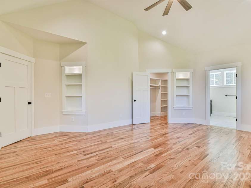 48 Crossings Circle, Fairview, NC 28730.  MLS# CAR4312919, YatesRealty ID 19773. 