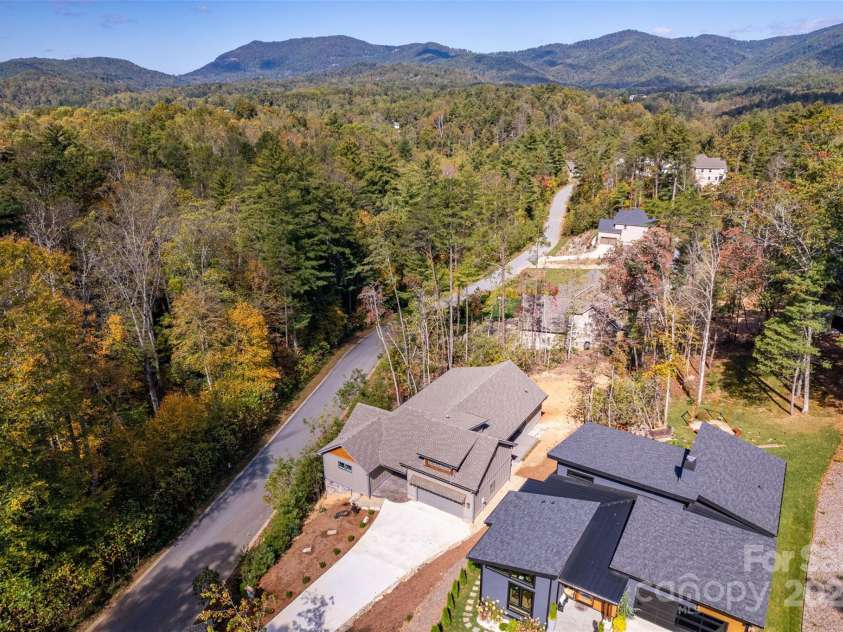 48 Crossings Circle, Fairview, NC 28730.  MLS# CAR4312919, YatesRealty ID 19773. 