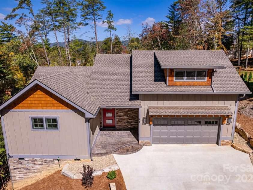 48 Crossings Circle, Fairview, NC 28730.  MLS# CAR4312919, YatesRealty ID 19773. 