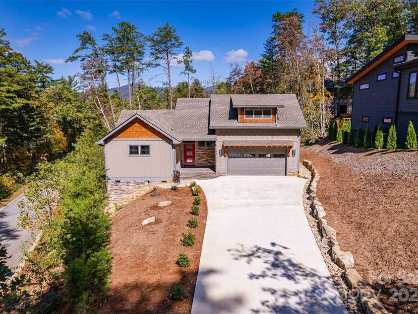 48 Crossings Circle, Fairview, NC 28730.  MLS# CAR4312919, YatesRealty ID 19773. 