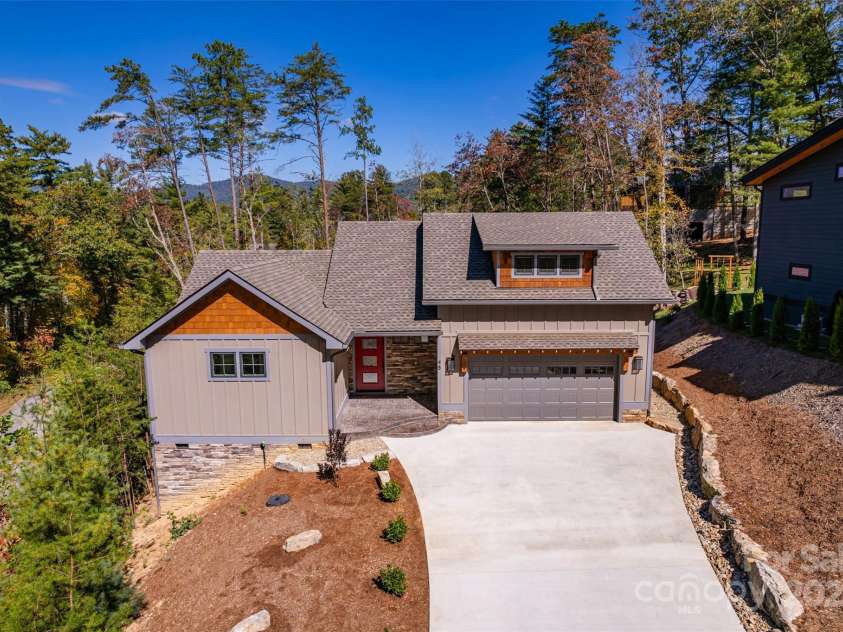 48 Crossings Circle, Fairview, NC 28730.  MLS# CAR4312919, YatesRealty ID 19773. 