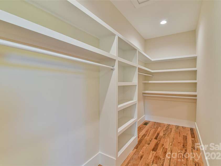48 Crossings Circle, Fairview, NC 28730.  MLS# CAR4312919, YatesRealty ID 19773. Walk-in Closet