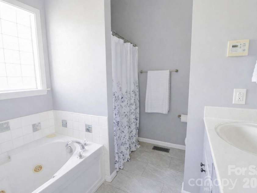 1045 Saxton Circle, Salisbury, NC 28147.  MLS# CAR4361546, YatesRealty ID 19774. 
