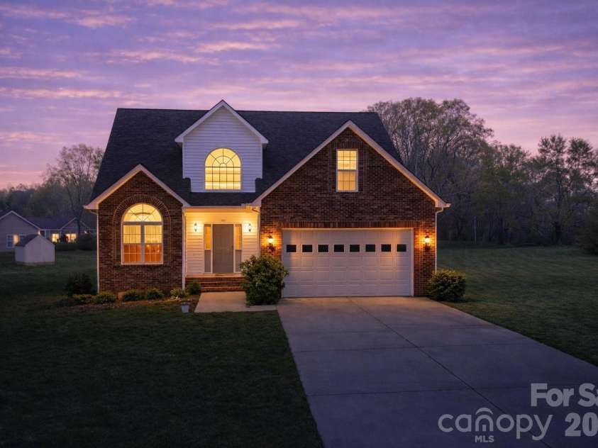 1045 Saxton Circle, Salisbury, NC 28147.  MLS# CAR4361546, YatesRealty ID 19774. 
