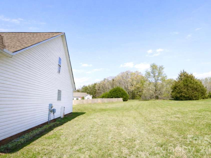 1045 Saxton Circle, Salisbury, NC 28147.  MLS# CAR4361546, YatesRealty ID 19774. 