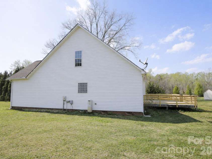 1045 Saxton Circle, Salisbury, NC 28147.  MLS# CAR4361546, YatesRealty ID 19774. 