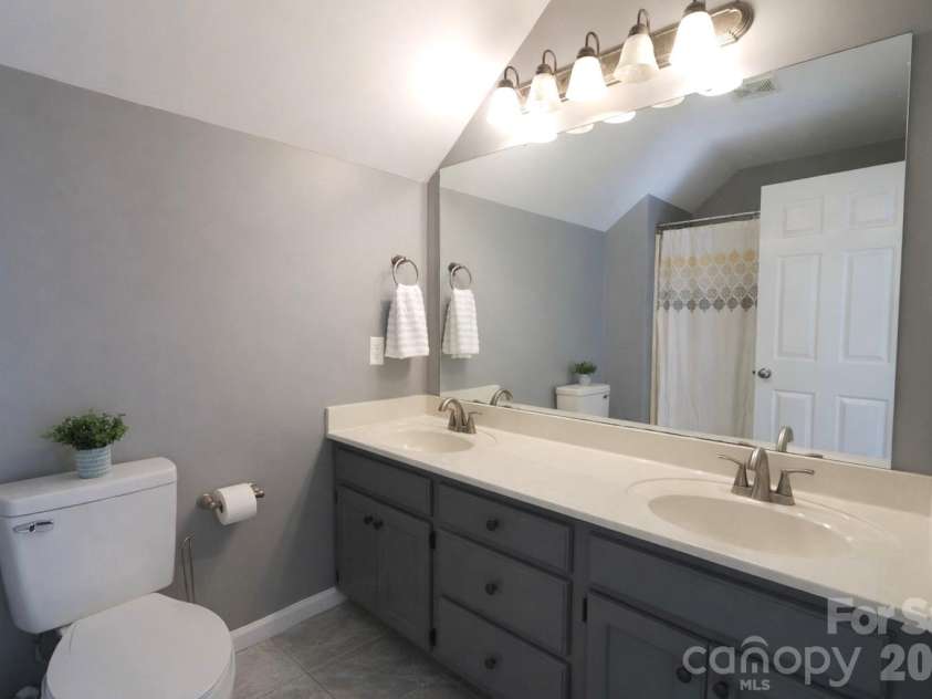 1045 Saxton Circle, Salisbury, NC 28147.  MLS# CAR4361546, YatesRealty ID 19774. Upstairs Bathroom