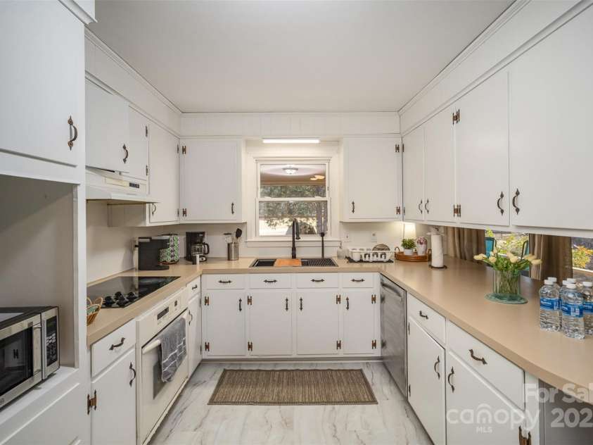 7740 Robinson Church Road, Charlotte, NC 28215.  MLS# CAR4218297, YatesRealty ID 19775. 