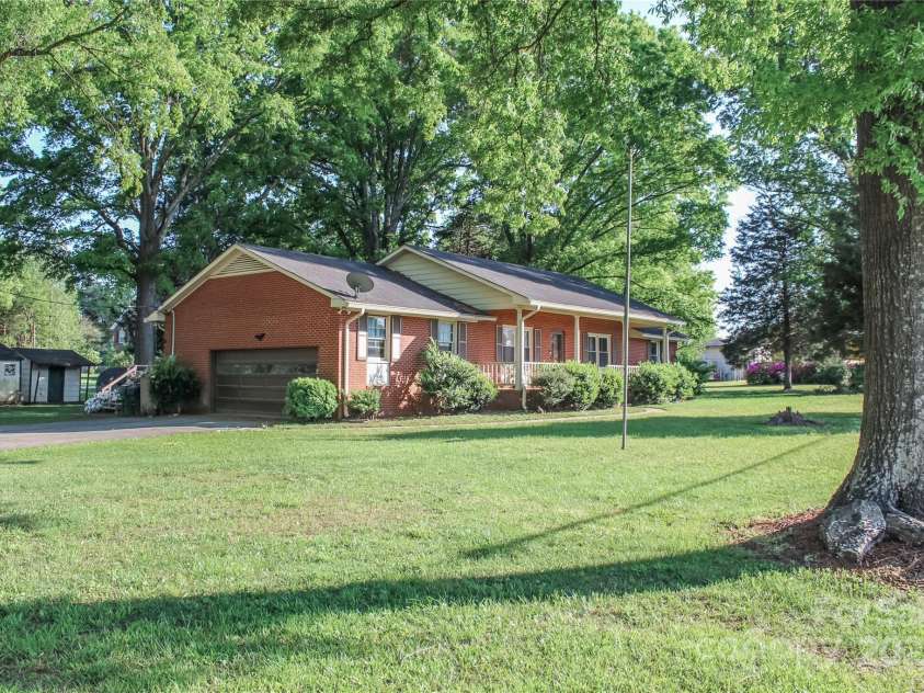7740 Robinson Church Road, Charlotte, NC 28215.  MLS# CAR4218297, YatesRealty ID 19775. 