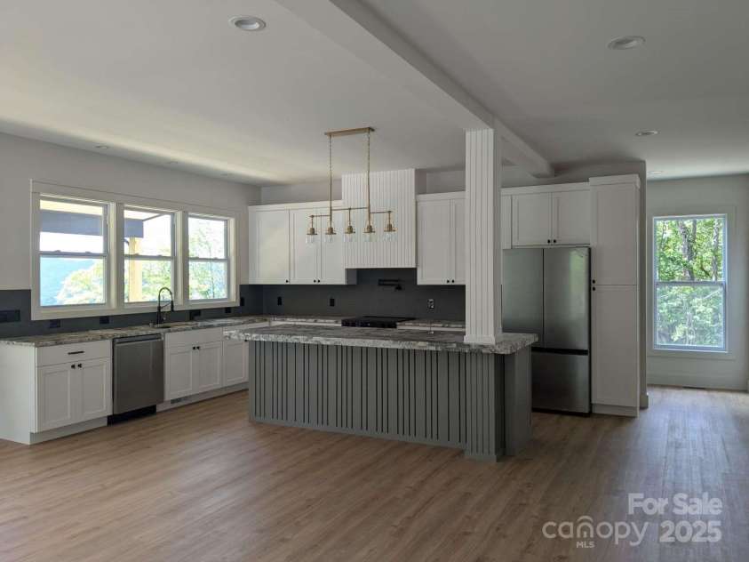 689 Blake Drive, Canton, NC 28716.  MLS# CAR4253513, YatesRealty ID 19776. 