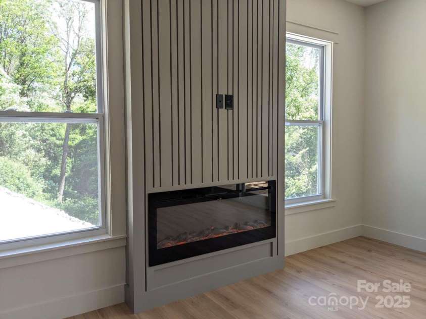 689 Blake Drive, Canton, NC 28716.  MLS# CAR4253513, YatesRealty ID 19776. 