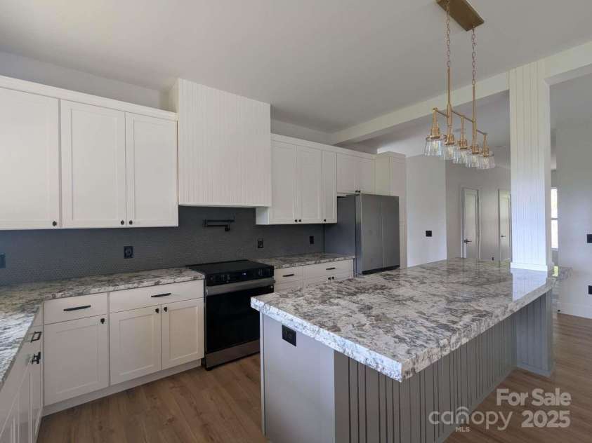 689 Blake Drive, Canton, NC 28716.  MLS# CAR4253513, YatesRealty ID 19776. 