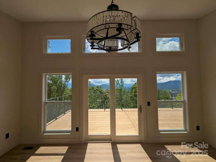 689 Blake Drive, Canton, NC 28716.  MLS# CAR4253513, YatesRealty ID 19776. 