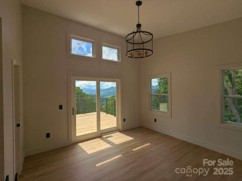 689 Blake Drive, Canton, NC 28716.  MLS# CAR4253513, YatesRealty ID 19776. 