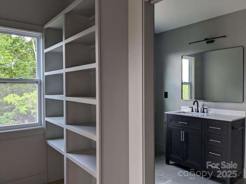 689 Blake Drive, Canton, NC 28716.  MLS# CAR4253513, YatesRealty ID 19776. 