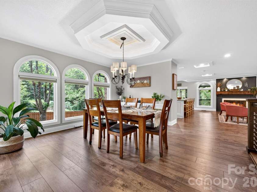 170 Weston Road, Arden, NC 28704.  MLS# CAR4379602, YatesRealty ID 19778. Dining area
