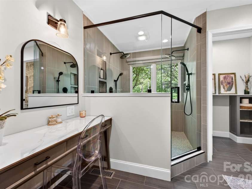 170 Weston Road, Arden, NC 28704.  MLS# CAR4379602, YatesRealty ID 19778. En suite primary bath