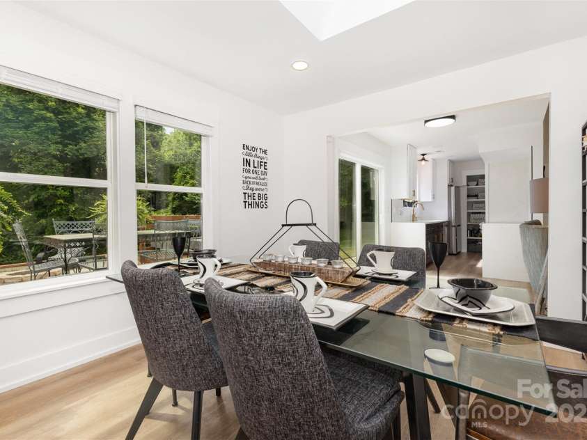 6824 Cortez Trail, Charlotte, NC 28227.  MLS# CAR4257515, YatesRealty ID 19778. Dining Room