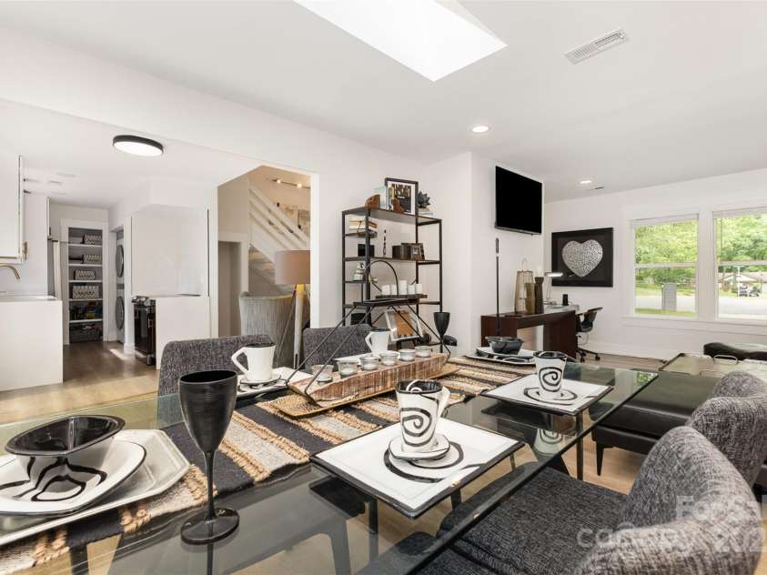 6824 Cortez Trail, Charlotte, NC 28227.  MLS# CAR4257515, YatesRealty ID 19778. Dining Room & Family Room