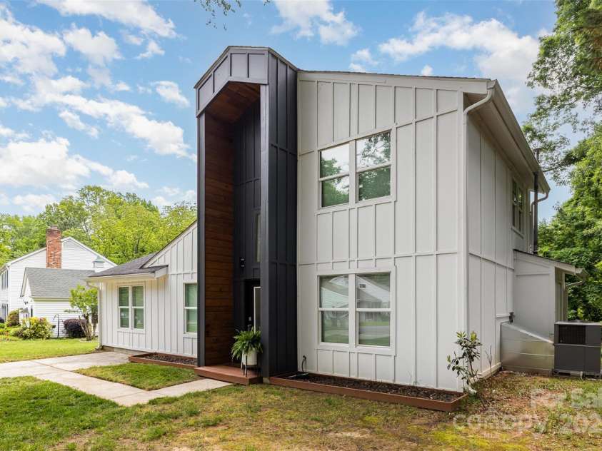 6824 Cortez Trail, Charlotte, NC 28227.  MLS# CAR4257515, YatesRealty ID 19778. Front of house
