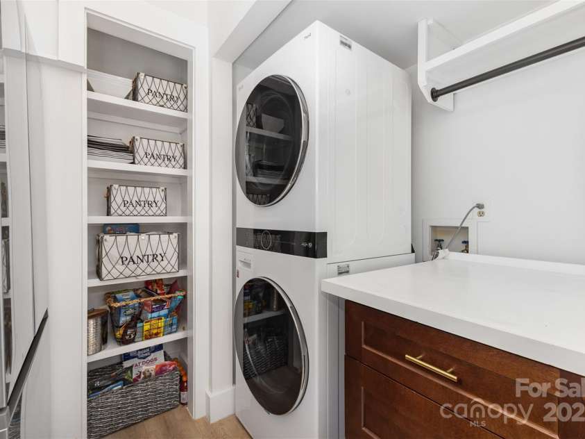 6824 Cortez Trail, Charlotte, NC 28227.  MLS# CAR4257515, YatesRealty ID 19778. Laundry & Pantry