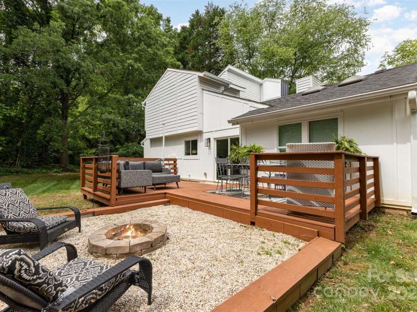6824 Cortez Trail, Charlotte, NC 28227.  MLS# CAR4257515, YatesRealty ID 19778. Outdoor Living Area