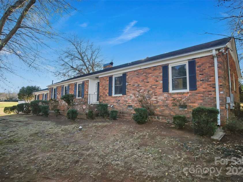 1925 Montclair Avenue, Gastonia, NC 28054.  MLS# CAR4328573, YatesRealty ID 19779. 