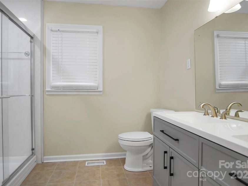 1925 Montclair Avenue, Gastonia, NC 28054.  MLS# CAR4328573, YatesRealty ID 19779. 