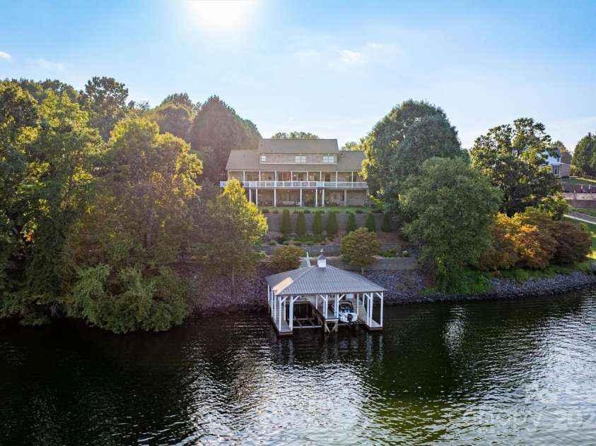 34 Sandbar Drive, Taylorsville, NC 28681.  MLS# CAR4173010, YatesRealty ID 1978. 