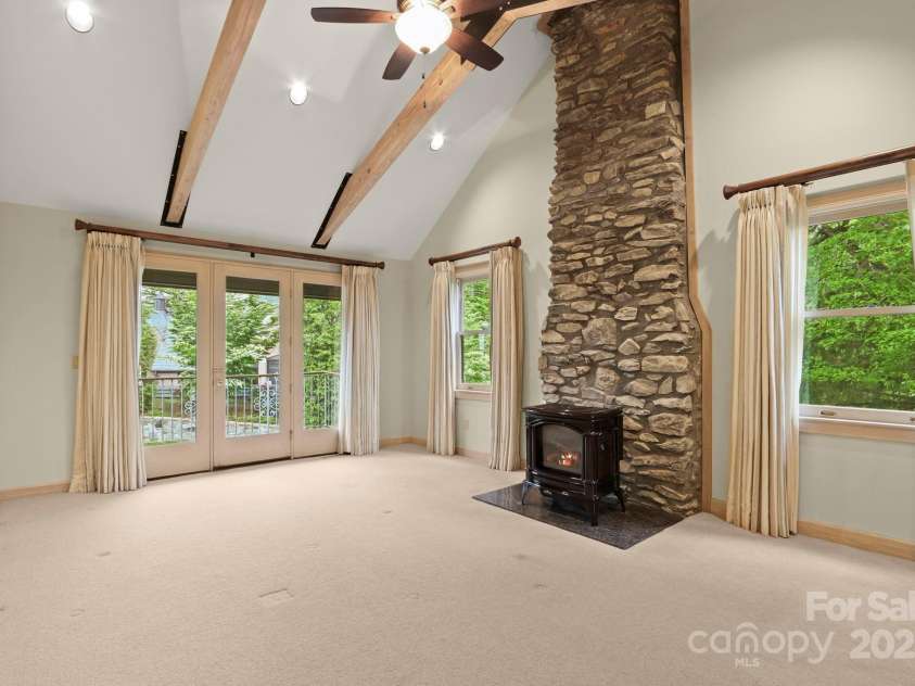 1245 Laurel Lane, Blowing Rock, NC 28605.  MLS# CAR4228582, YatesRealty ID 19780. Apartment Bedroom