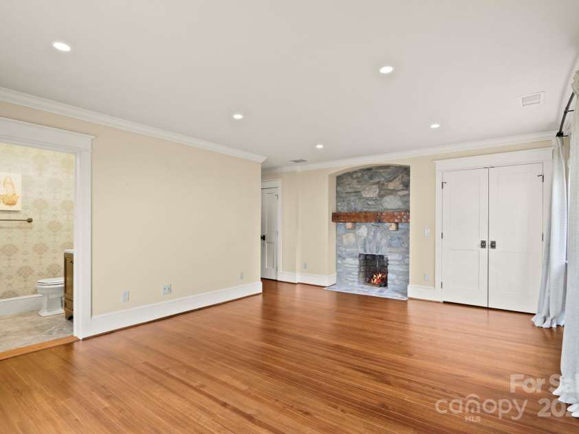 1245 Laurel Lane, Blowing Rock, NC 28605.  MLS# CAR4228582, YatesRealty ID 19780. Guest Suite #2- pvt balcony/VIEWS, bath, fireplace....