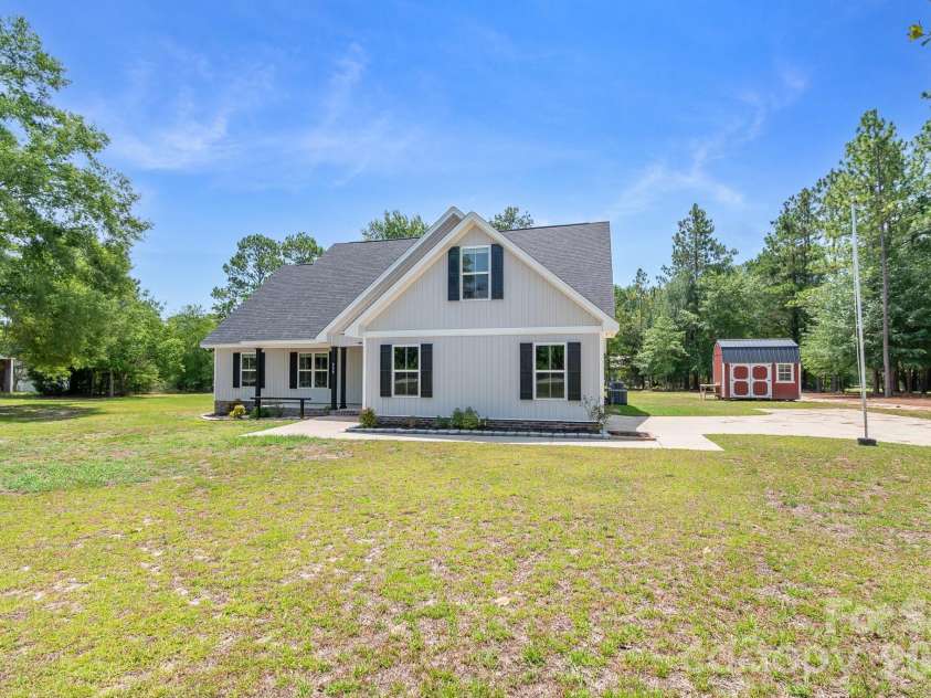 939 Old Stagecoach Road, Camden, SC 29020.  MLS# CAR4379219, YatesRealty ID 19780. 
