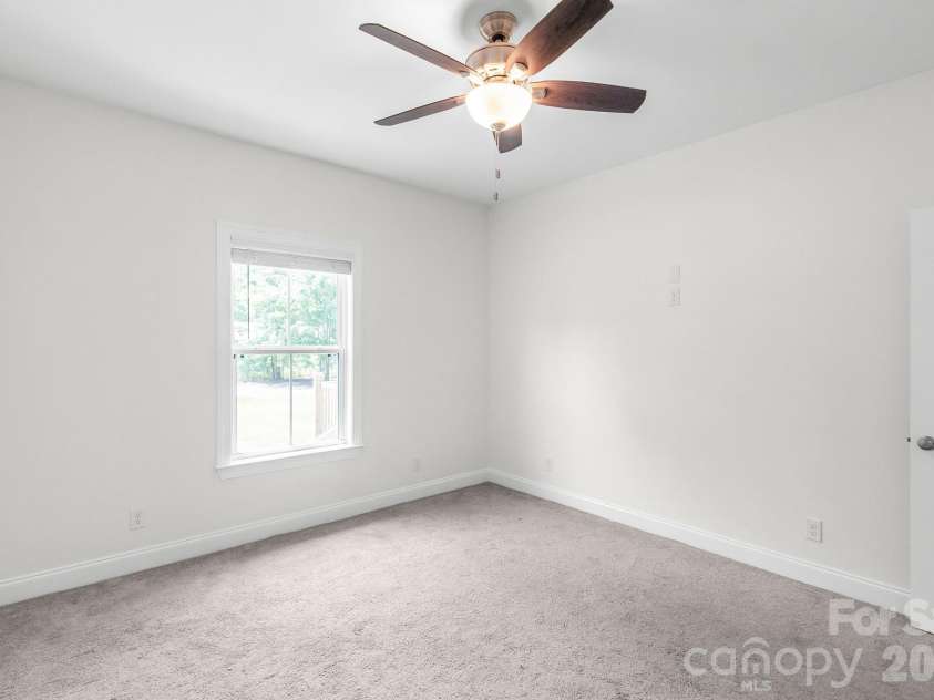 939 Old Stagecoach Road, Camden, SC 29020.  MLS# CAR4379219, YatesRealty ID 19780. Bedroom 3