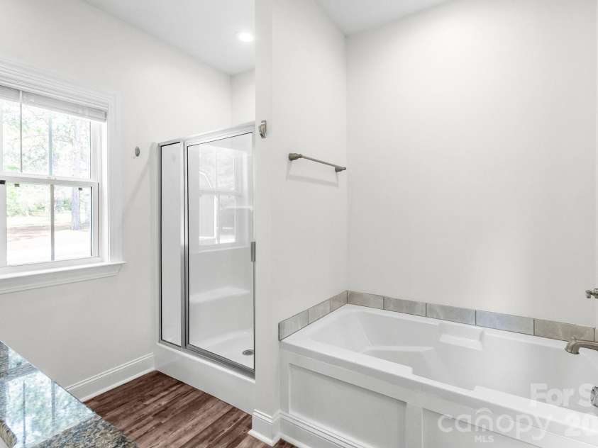 939 Old Stagecoach Road, Camden, SC 29020.  MLS# CAR4379219, YatesRealty ID 19780. Primary Bathroom