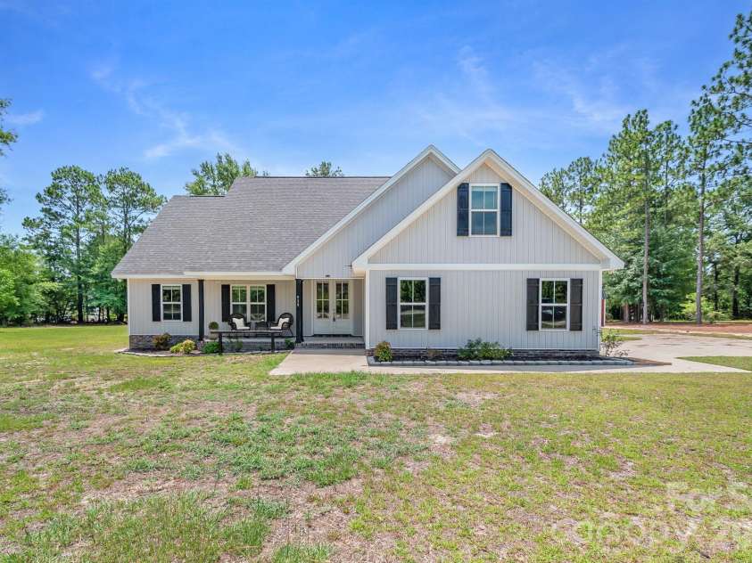939 Old Stagecoach Road, Camden, SC 29020.  MLS# CAR4379219, YatesRealty ID 19780. Virtually Staged