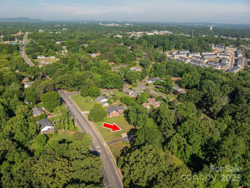 2240 Armstrong Park Drive, Gastonia, NC 28054.  MLS# CAR4252348, YatesRealty ID 19781. 